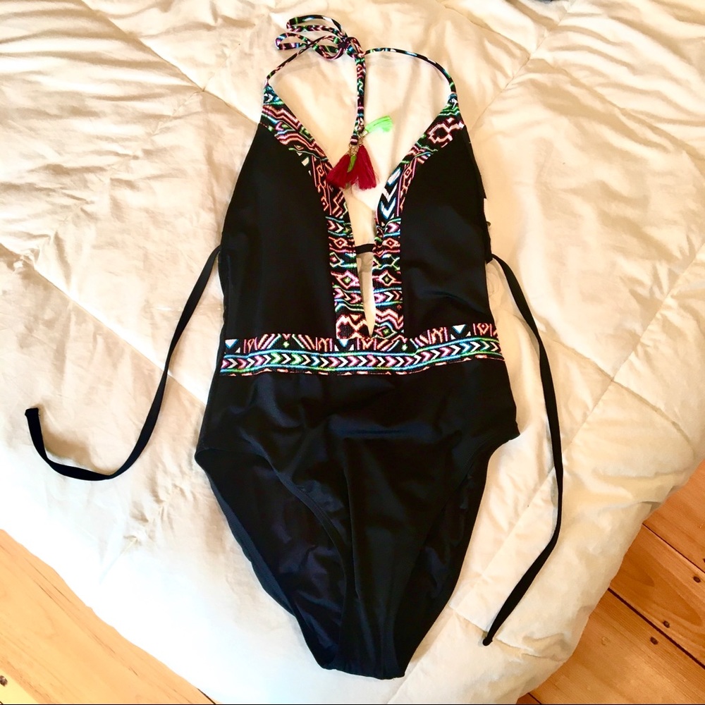 NWT beautiful La Blanca one piece swimsuit